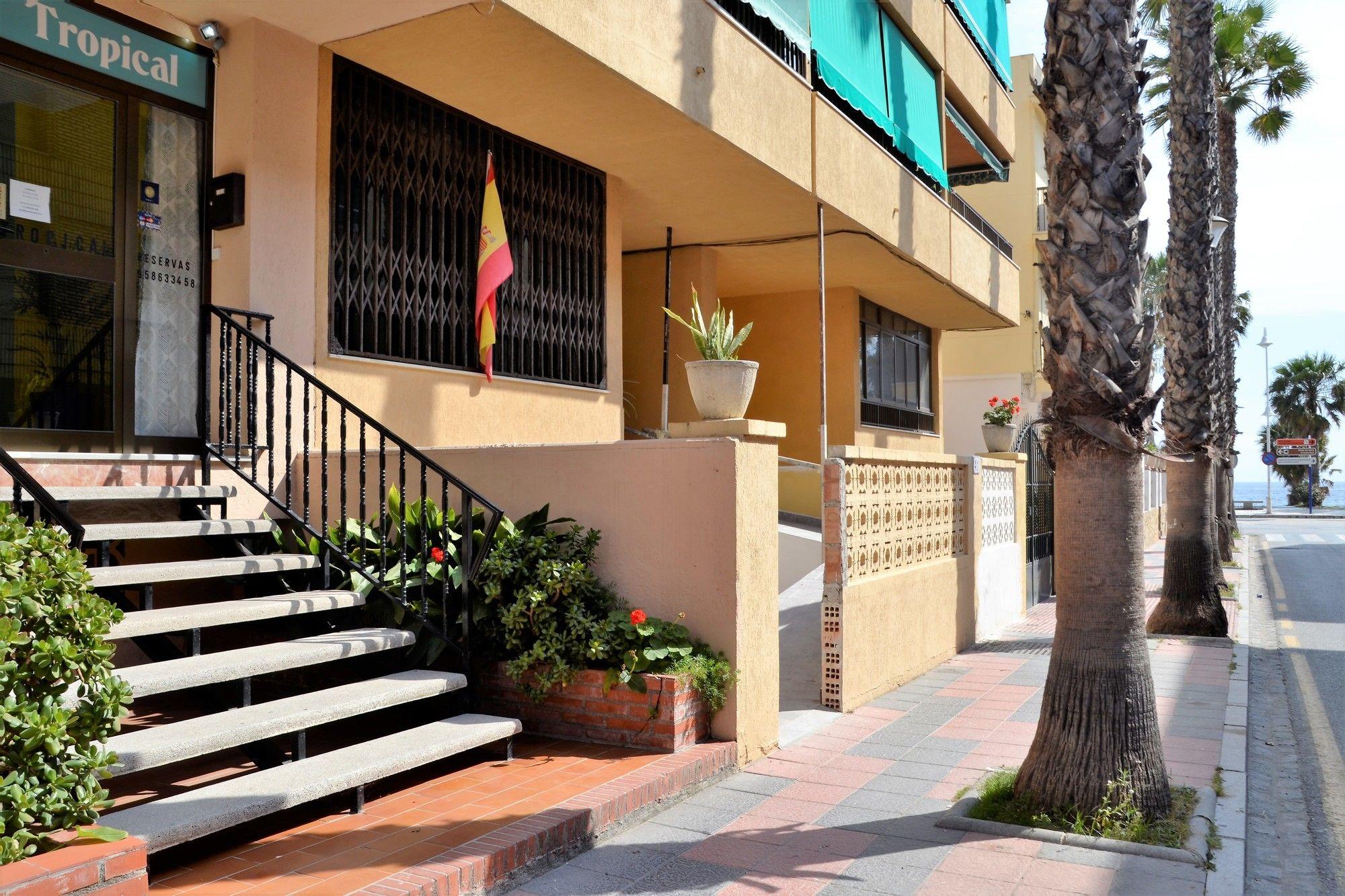 Hostal Tropical Альмуньекар Экстерьер фото