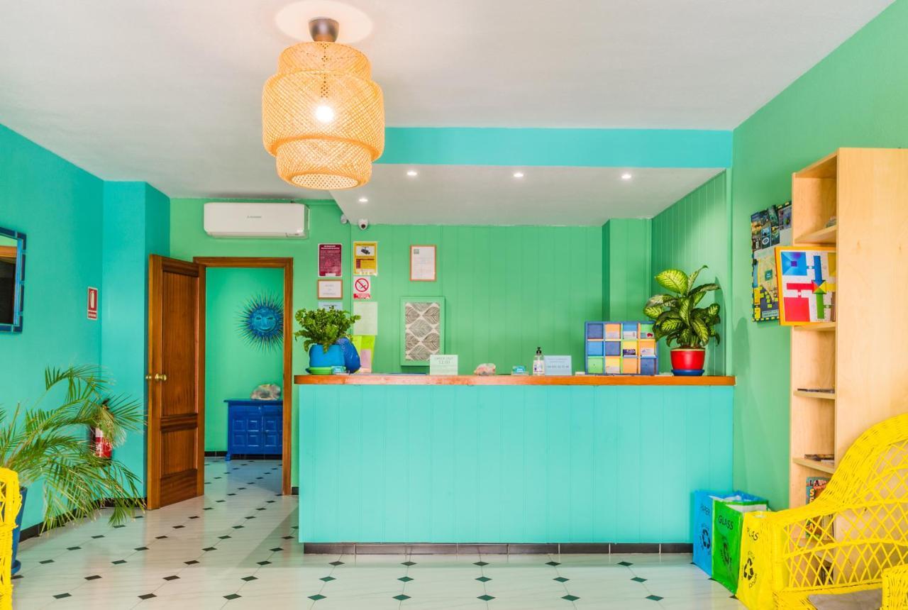 Hostal Tropical Альмуньекар Экстерьер фото