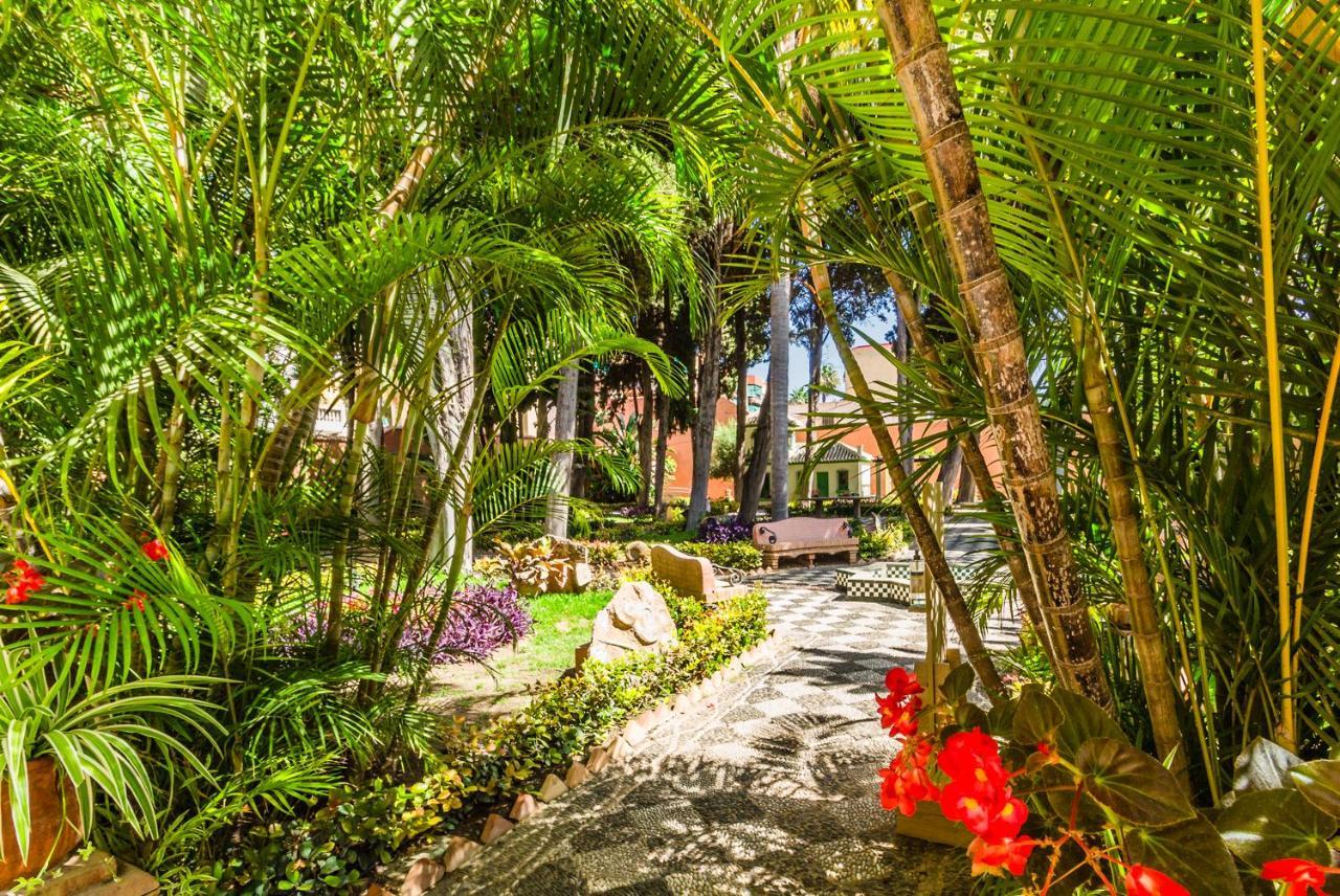 Hostal Tropical Альмуньекар Экстерьер фото