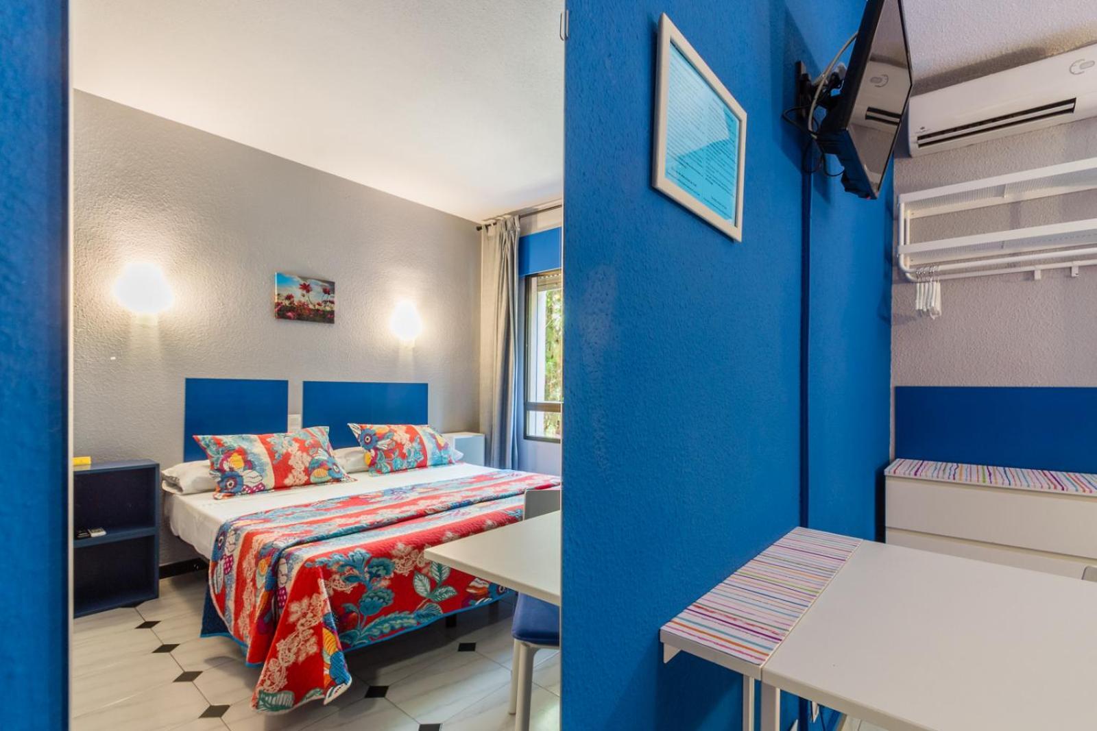 Hostal Tropical Альмуньекар Экстерьер фото