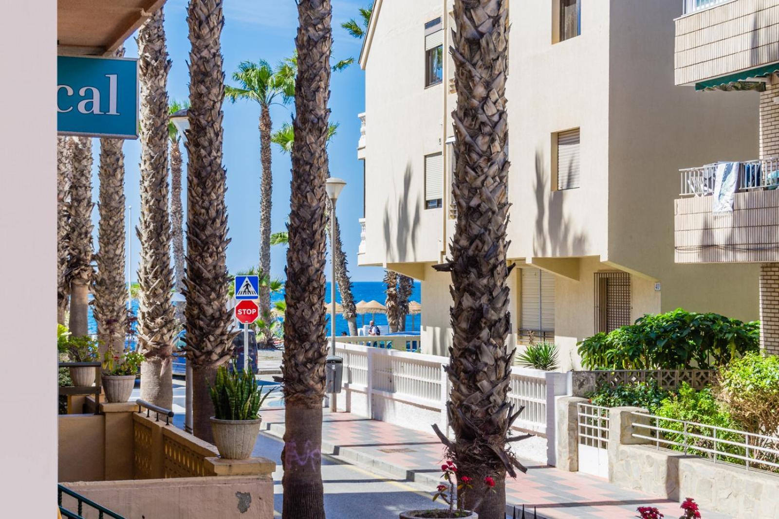 Hostal Tropical Альмуньекар Экстерьер фото