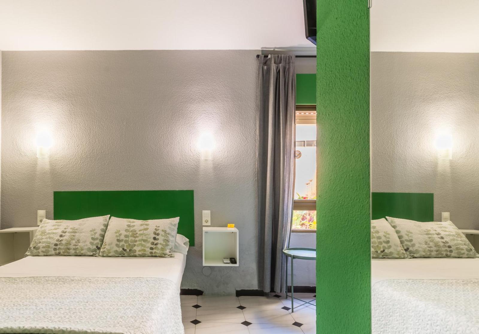 Hostal Tropical Альмуньекар Экстерьер фото